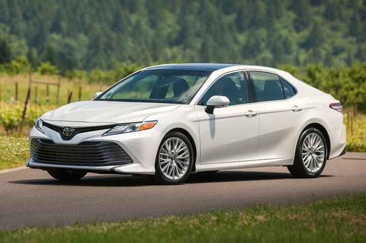 Trở lại sau thời lãng quên: Camry, Accord... bất ngờ giảm giá - 1