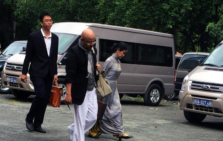 
Ông Đặng Lê Nguyên Vũ một lần đến tòa hòa giải
