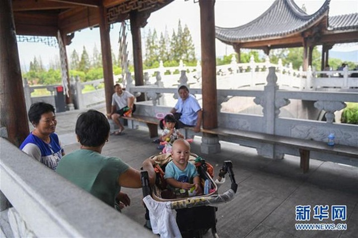 Từ làng nghèo, nay giàu có đổi đời, mỗi người thu nhập hơn 200 triệu đồng/năm - 3