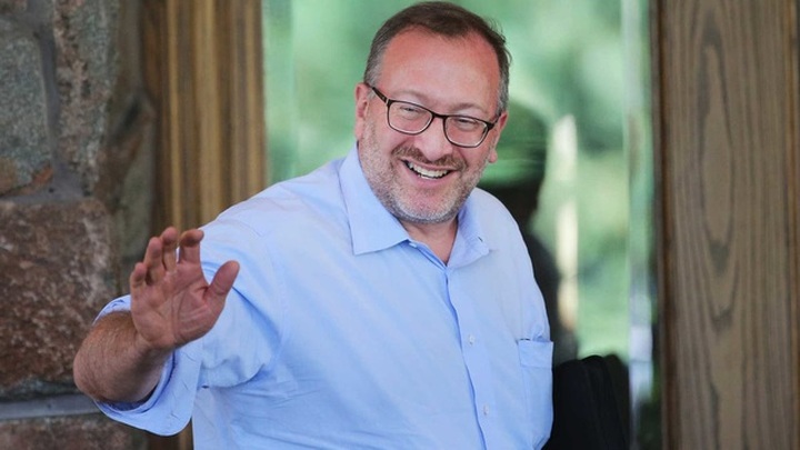 Tỷ phú “Warren Buffett thứ hai” đổ hơn 600 triệu USD vào Google và Facebook - 1