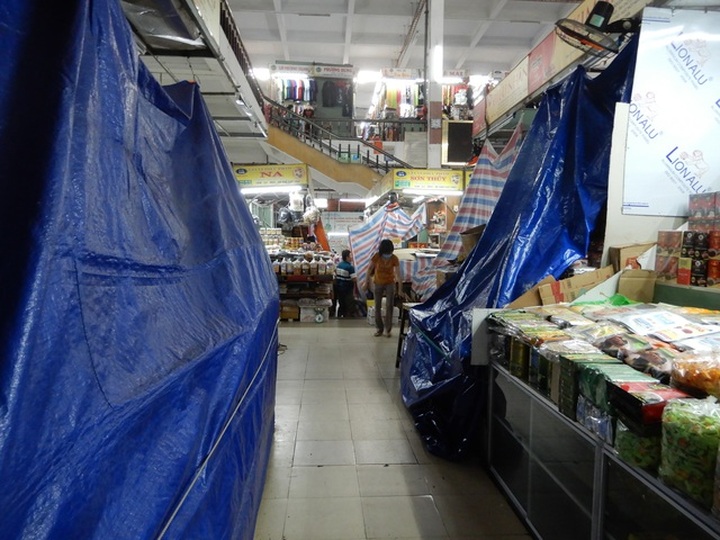 Vắng khách du lịch, nhiều tiểu thương đóng sạp nghỉ bán vì ế ẩm - 2