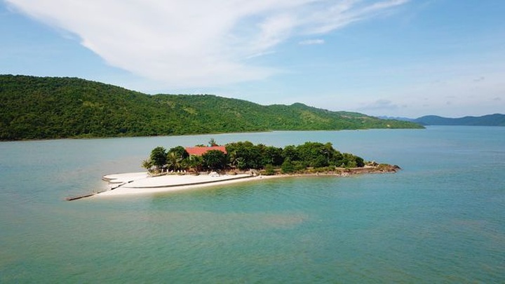 Vì sao nhiều công trình trái phép trên vịnh Bái Tử Long tồn tại suốt nhiều năm? - 2