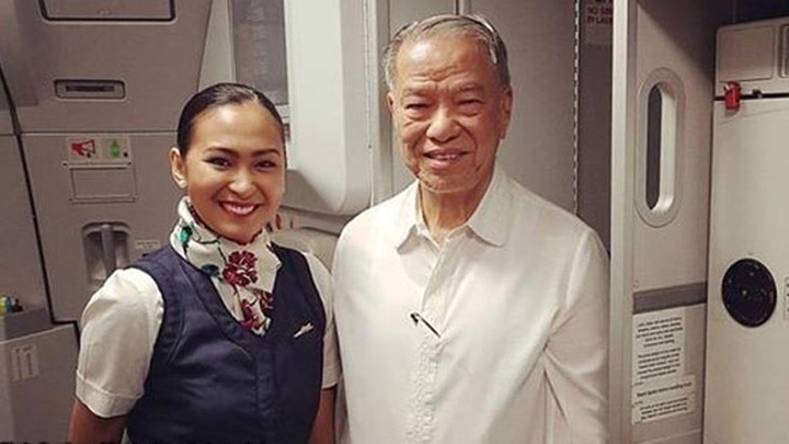 Vị tỷ phú vẫn dùng điện thoại “cục gạch” dù sở hữu khối tài sản 2,2 tỷ USD - 1