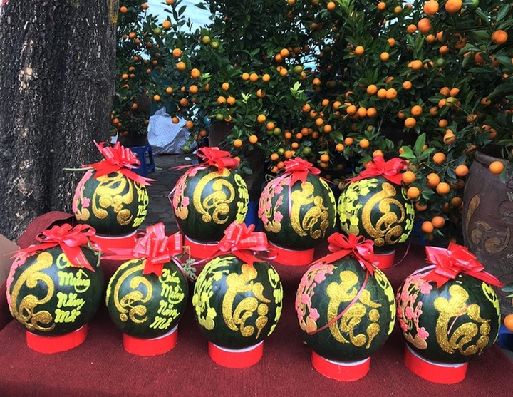 Vỡ mộng làm giàu ngày Tết: Dân buôn thời vụ lỗ nặng, méo mặt với hàng tồn - 4