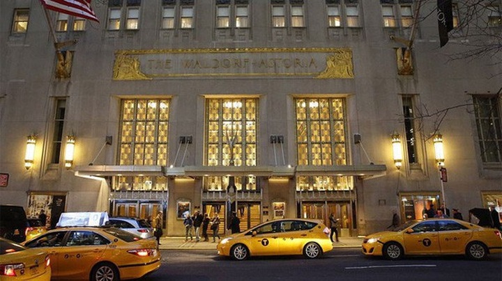 
Khách sạn Waldorf Astoria ở New York được tập đoàn Trung Quốc Anbang mua lại năm 2015 - Ảnh: AP.
