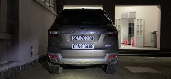 Vụ 2 ô tô trùng biển số: Sốc với lý do dùng biển giả của chủ xe Ford - 2