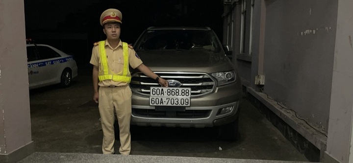 Vụ 2 ô tô trùng biển số: Sốc với lý do dùng biển giả của chủ xe Ford - 4