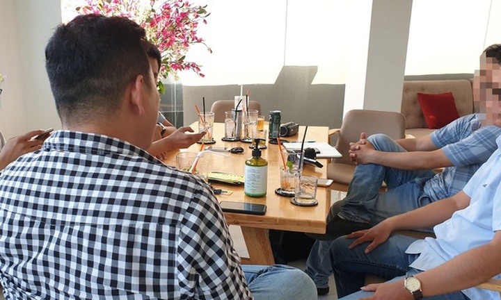 Vụ bãi giữ xe thu phí gần 13 triệu: “Nói tôi tự hợp đồng là không đúng!” - 2