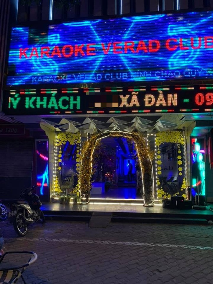 Vừa mở cửa trở lại, quán karaoke đã kiếm 30 triệu đồng/ngày - 1