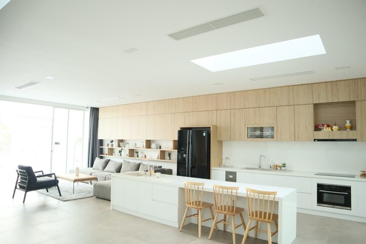 Xấu, đẹp bên trong ngôi nhà 2 tầng tốn nhiều tiền vẫn bị ví như lồng sắt - 3