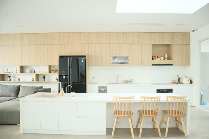 Xấu, đẹp bên trong ngôi nhà 2 tầng tốn nhiều tiền vẫn bị ví như lồng sắt - 4