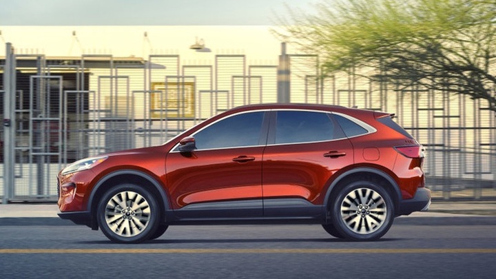 Ford đồng loạt triệu hồi Escape, Explorer và xe bán tải F-Series - 1