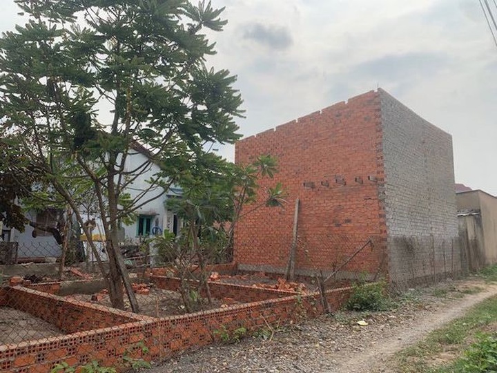 TPHCM: Quận Bình Tân công khai 9 khu đất phân lô, rao bán trái phép - 1