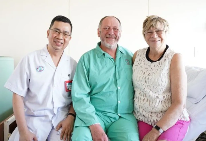 Vietnamese blood donors save life of UK patient - 2