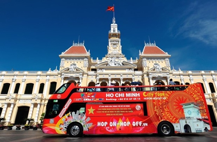 Family tours a trend in Ho Chi Minh City this summer - 1
