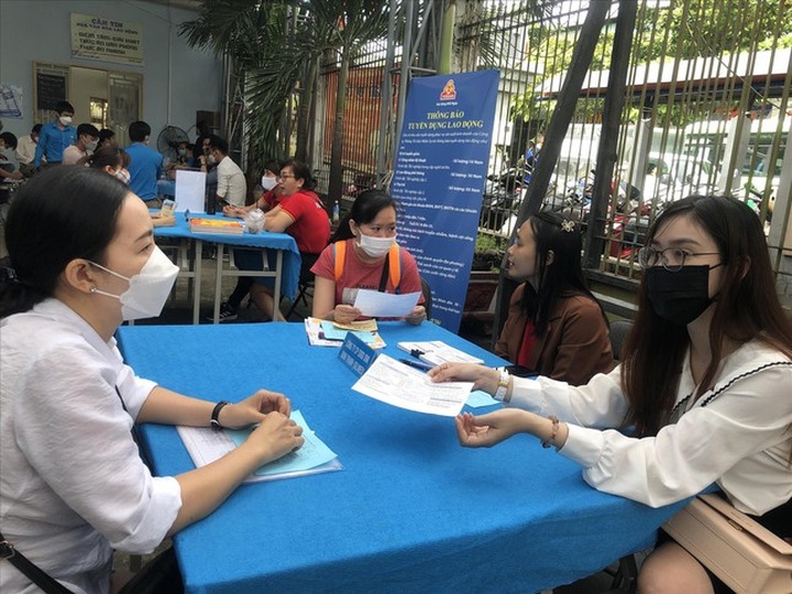 Southern firms face worker shortages - 1