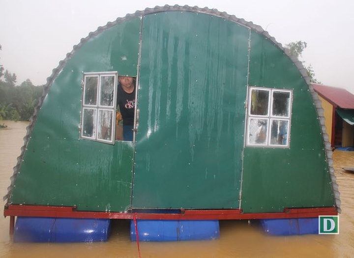 Many communes in Ha Tinh under water - 13