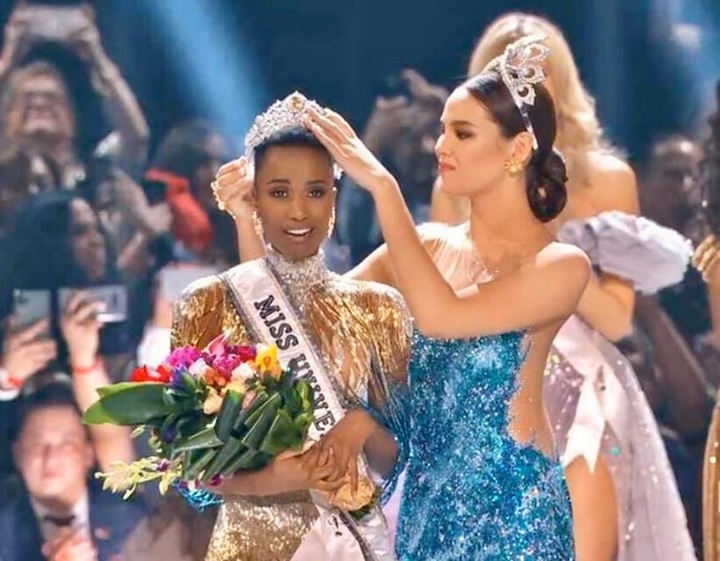 Hoang Thuy finishes in the Miss Universe 2019 top 20 - 1