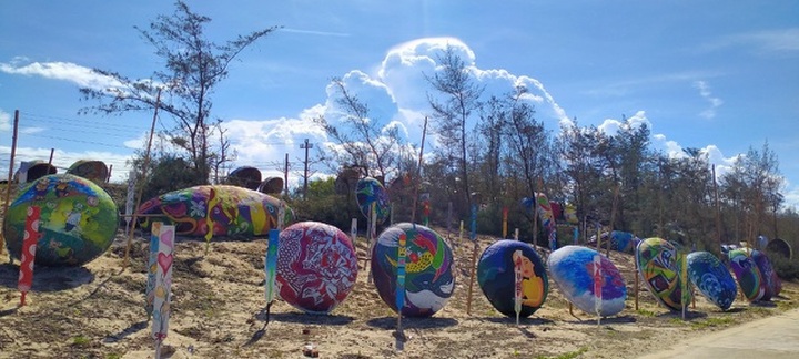 Colourful bamboo basket boats in Quang Nam’s mural village attracts visitors - 1