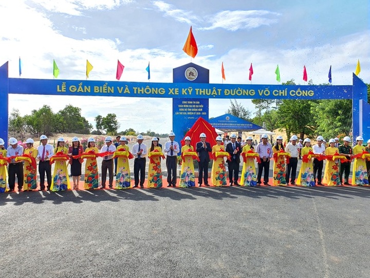 New road connecting Hoi An and Chu Lai Airport opened - 1