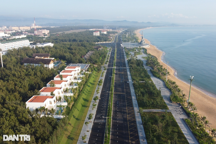 Public parks built along Phu Yen beaches - 3