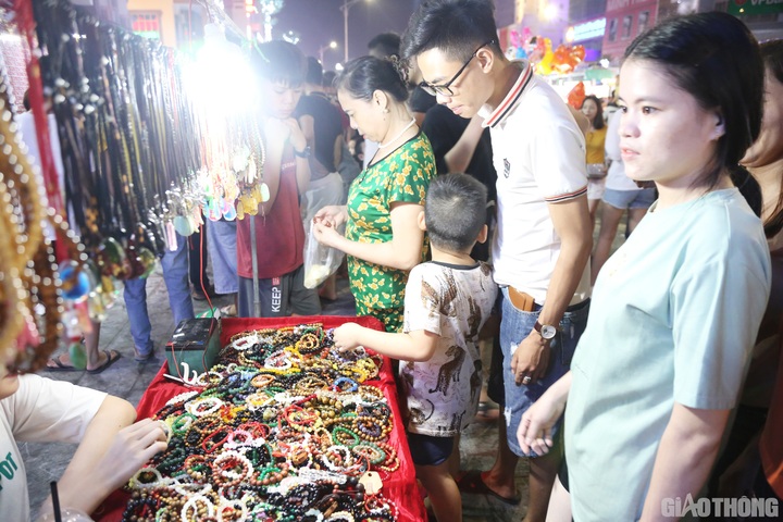First pedestrian street in Vinh City opened - 2