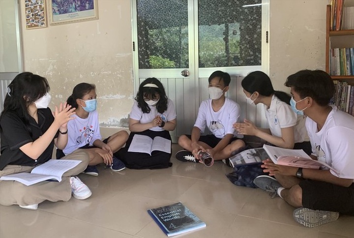 Free English class opens for disadvantaged children in Nha Trang - 1 Free English class opens for disadvantaged children in Nha Trang - 1