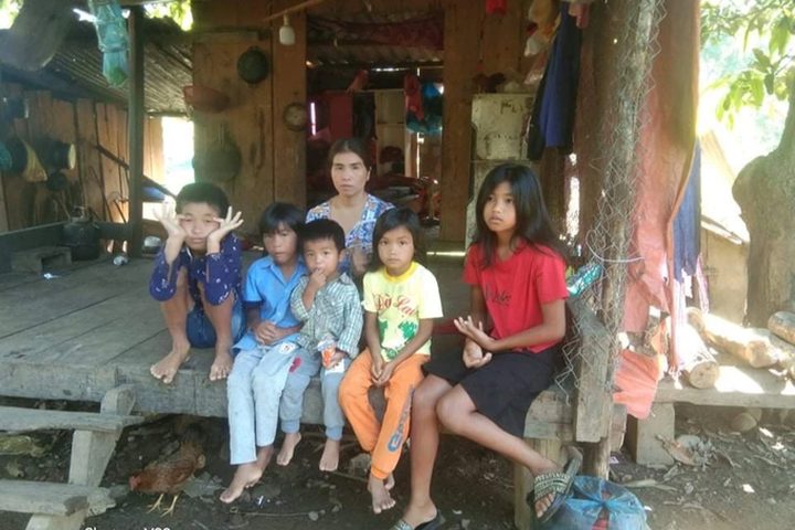 Poor Van Kieu family need financial help to save son - 2