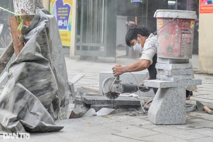 Repeated pavement repair plagues Hanoi residents - 7 Repeated pavement repair plagues Hanoi residents - 7