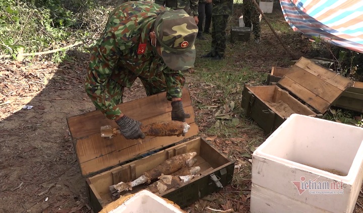 Over three tonnes of bombs and mines detonated in Danang - 2