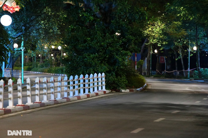 Silent Hanoi during social distancing - 12