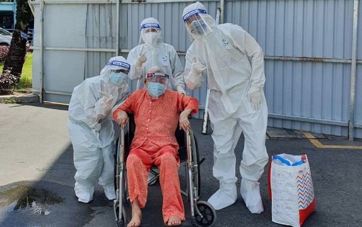 110-year-old woman wins battle against COVID-19 in HCM City - 1