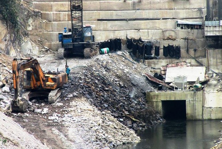 Locals complain about unpaid land compensation - 1