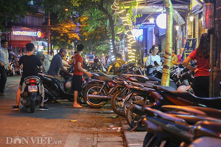 Pavement encroachment more rampant in Hanoi - 8