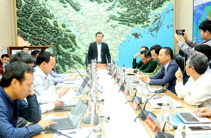 Provinces make plans to relocate over 28,200 people from path of storm - 1 Provinces make plans to relocate over 28,200 people from path of storm - 1