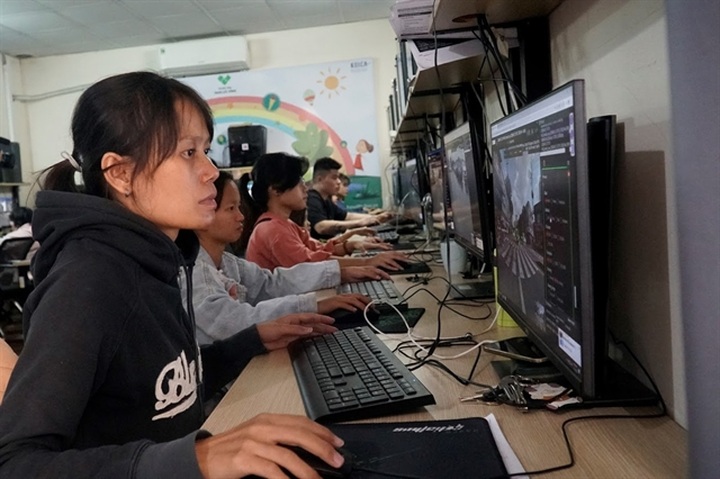 People with disabilities get digital skill support - 1