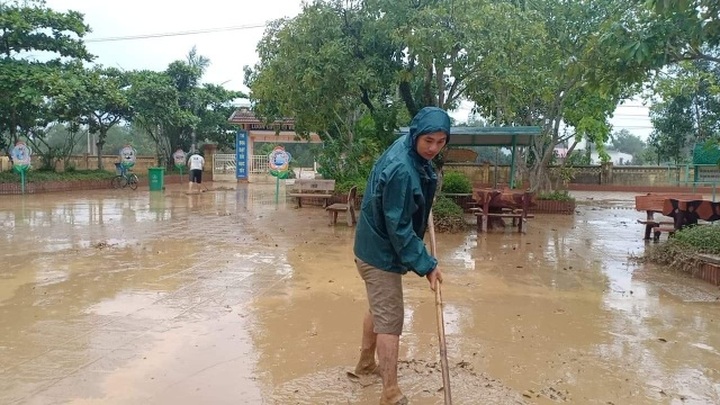 Quang Tri education sector suffers billions of losses after floods - 2 Quang Tri education sector suffers billions of losses after floods - 2