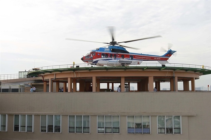 Rooftop helipad opens at HCM City Military Hospital - 1
