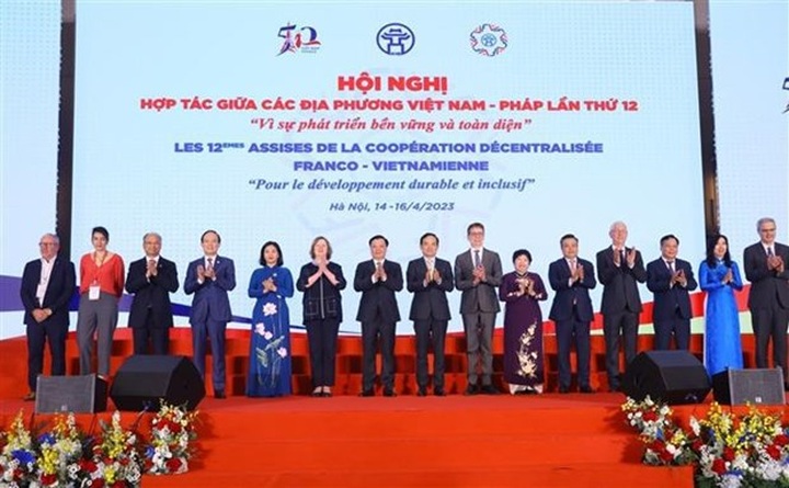 12th Vietnam-France decentralised cooperation conference kicks off in Hanoi - 1