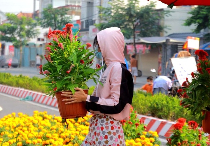 Residents prepare for Tet lockdown in Binh Duong - 2 Residents prepare for Tet lockdown in Binh Duong - 2