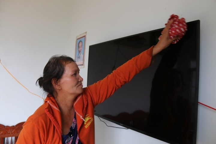 Family receive house donated by Dantri readers - 3