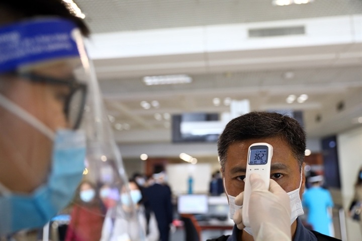 Hanoi to roll out COVID-19 vaccinations to all residents - 1
