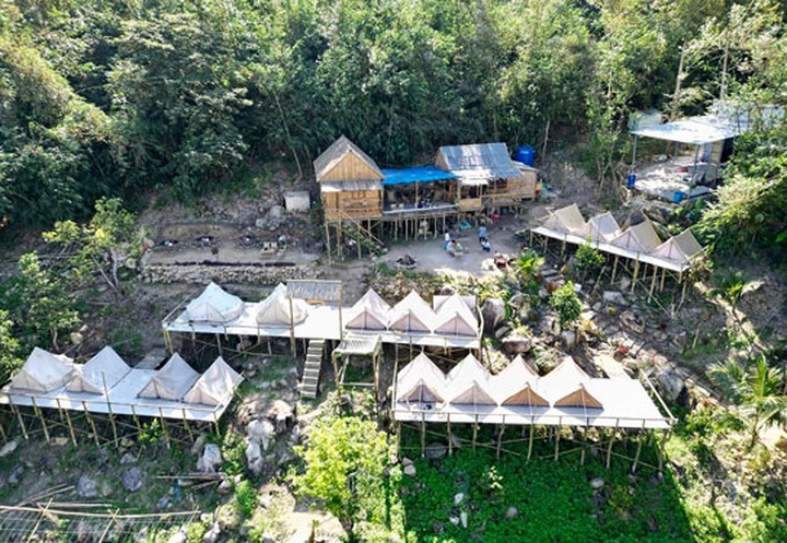 Illegally-built homestay facilities face demolition from An Giang mountain - 1 Illegally-built homestay facilities face demolition from An Giang mountain - 1