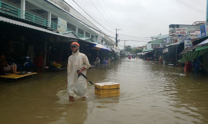 Phu Quoc airport re-opened following closure due to floods - 3