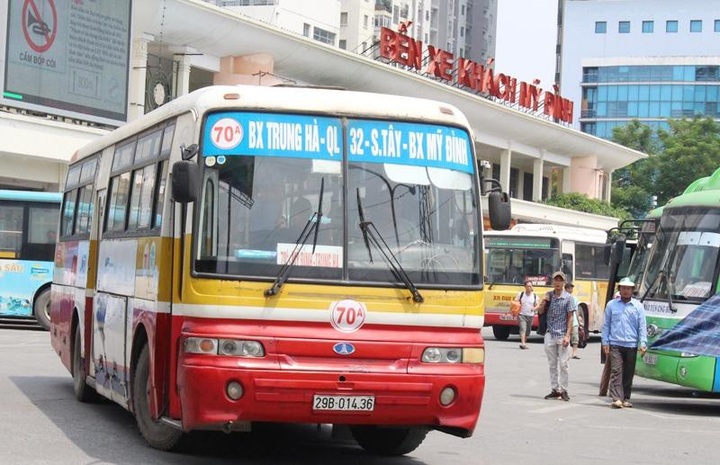 Hanoi bus services cut for Covid-19 prevention - 1