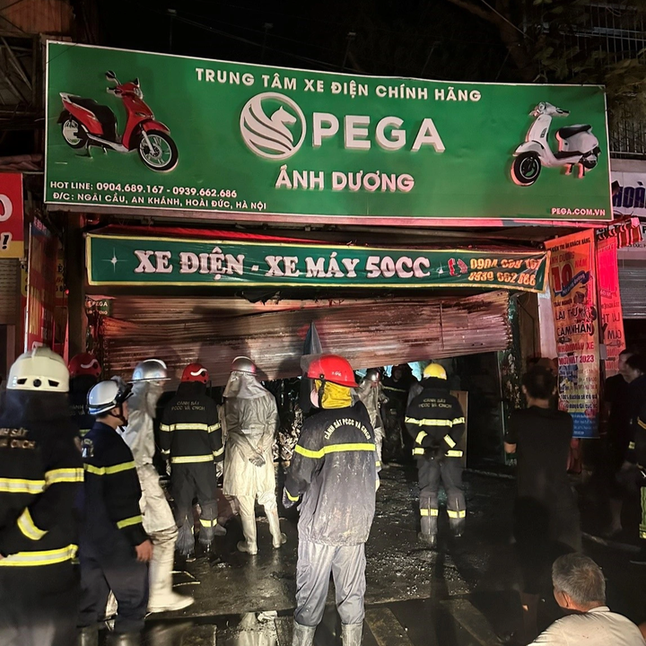 Three die in Hanoi house fire - 1