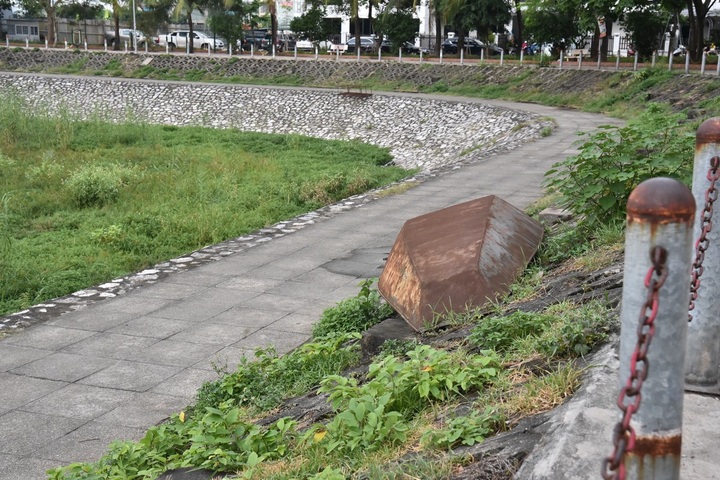 Hanoi lakes dry up - 3