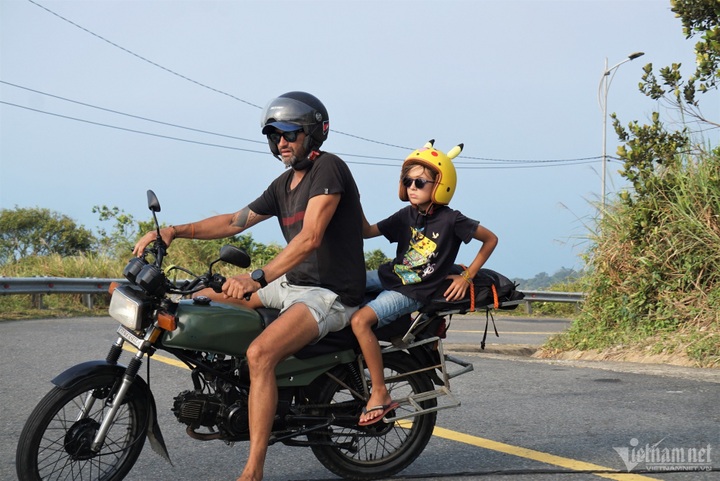 Son Tra Peninsula as the season changes - 3