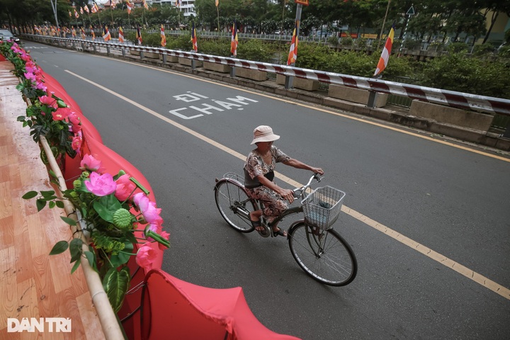 HCM City decorated to mark Buddha's birthday - 5 HCM City decorated to mark Buddha's birthday - 5