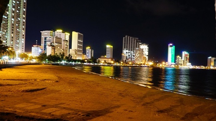 Nha Trang imposes night curfew - 1